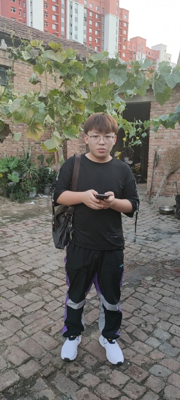 辛禹的第二张照片--衡水上门女婿服务网